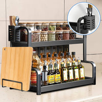 Rangement à épices pour une grande quantité de bocaux et de bouteilles, et un porte-ustensiles sur le côté