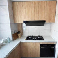 Arbeitsplattenkleber in rustikalem Holzeffekt