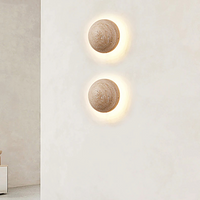 Wandleuchte im Marmor-Look im nordischen Stil