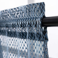Kurze blaue Spitzen-Fenstervorhänge