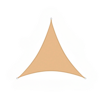 Voile d'Ombrage Triangulaire Beige et Léger en Tissu Oxford sur fond blanc