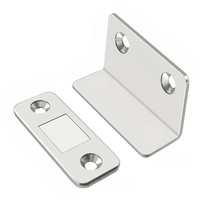 Aimant Porte Placard Puissant en Aluminium sur fond blanc