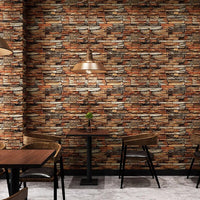 Panneau Mural 3D avec Motif à Briques en Vinyle avec tables et chaises marrons