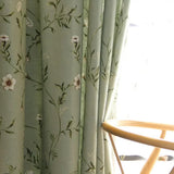 Rideaux Salon Verts avec Imprimé Floral sur fond blanc